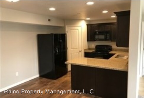 Foto del edificio - 1019 Village River Ln