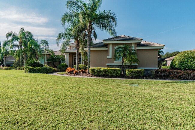 Building Photo - 5 Bedroom 3.5 Bath 3 Car Garage Pool Home