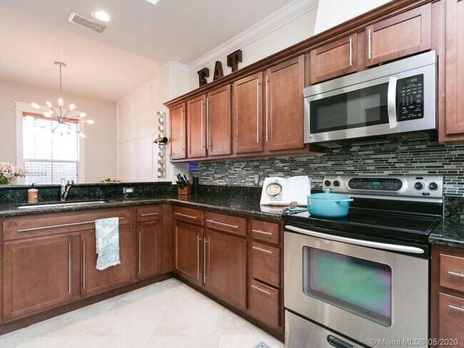Foto del edificio - 535 SW 18th Ave