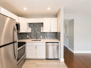 Building Photo - 119 Sussex F