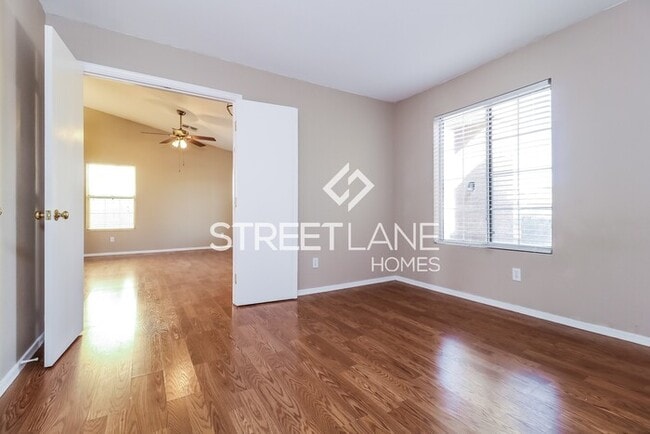 Building Photo - NOW OFFERING FIRST FULL MONTH FREE!!