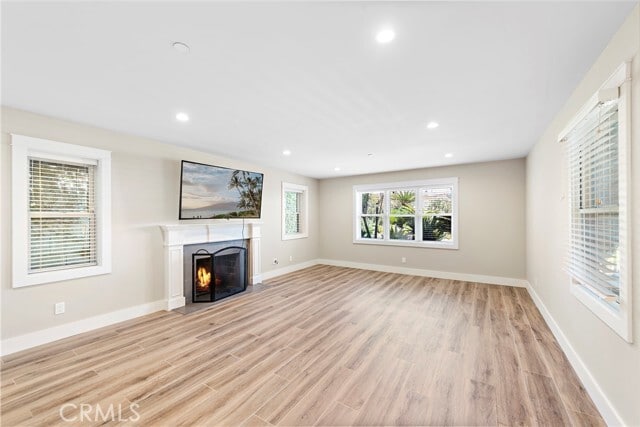 Building Photo - 826 Cliff Dr