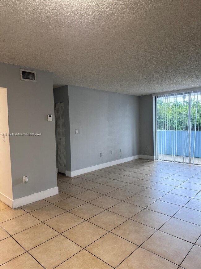 Foto del edificio - 5033 NW 7th St