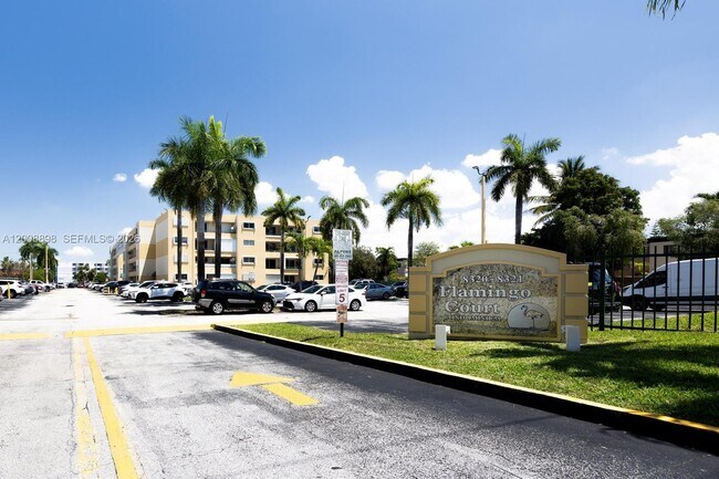 Foto del edificio - 8320 NW 8th St