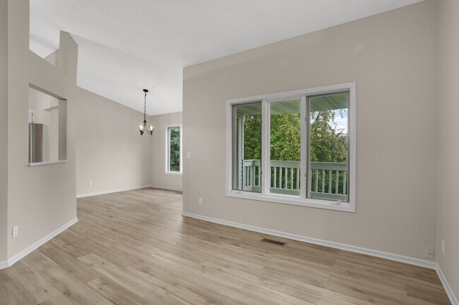 Foto del edificio - 3584 Blue Jay Way