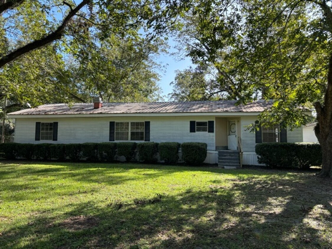 Primary Photo - 3 Bedroom/2 Bath home in Lowndes County
