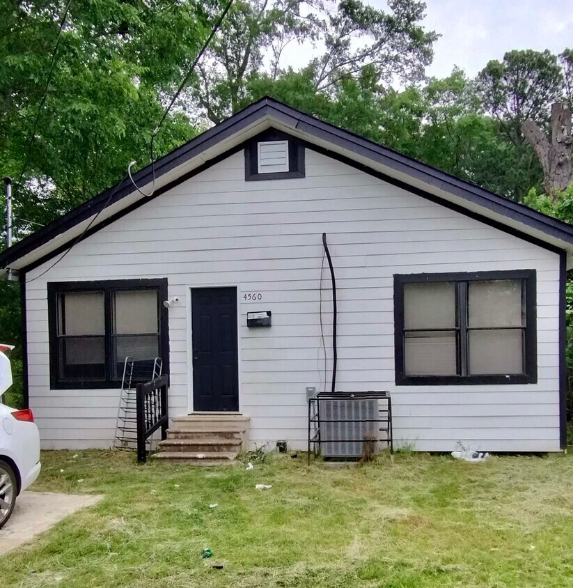 Building Photo - 4560 Southern Ave