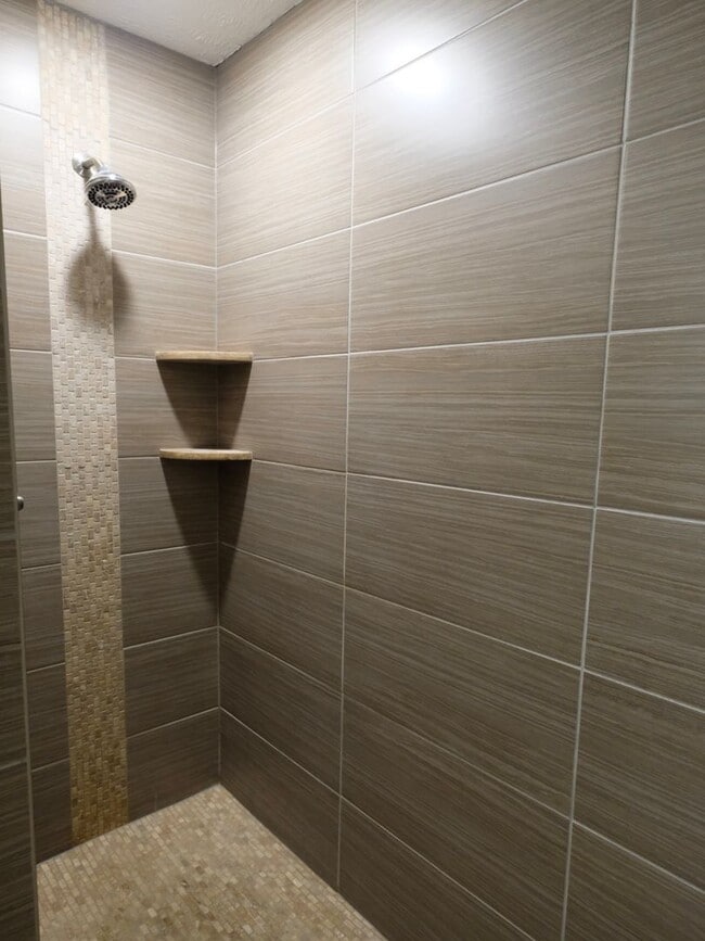 Building Photo - 1307 Kingsridge Ct