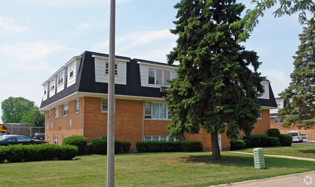 Building Photo - 9717 Lorraine Dr