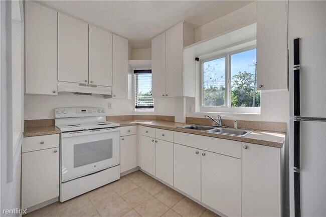 Building Photo - 1 br, 1 bath House - 701 NE 20th Dr
