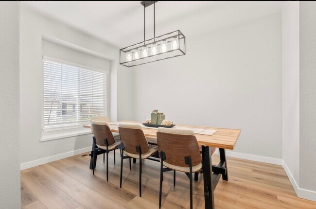 Foto del edificio - Charming 3BR 2BATH House in Commerce City