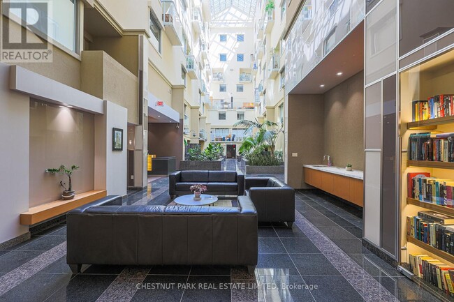 Building Photo - 437 Roncesvalles Ave