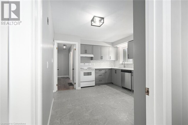 Photo du bâtiment - 325 E 16th St