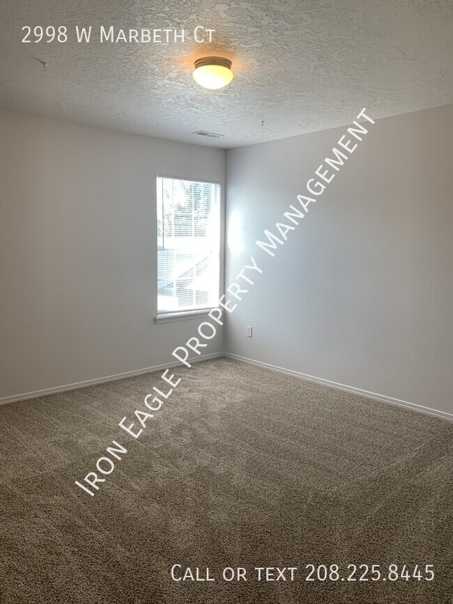 Foto del edificio - 2998 W Marbeth Ct