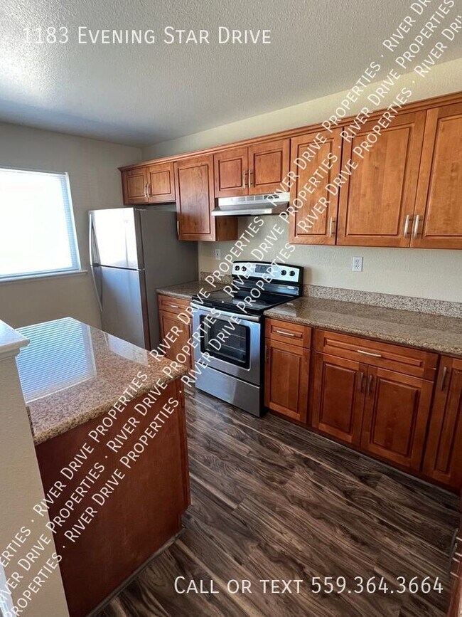 Building Photo - 6-Bedrooms, 6-Bathroom, & A Whole Lot of S...