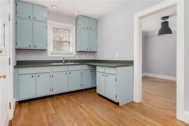 Building Photo - 1185 Mecaslin St NW