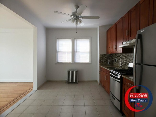 Building Photo - 2114 73rd St