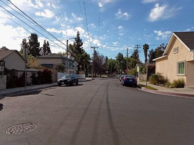 Building Photo - 4091 San Carlos St