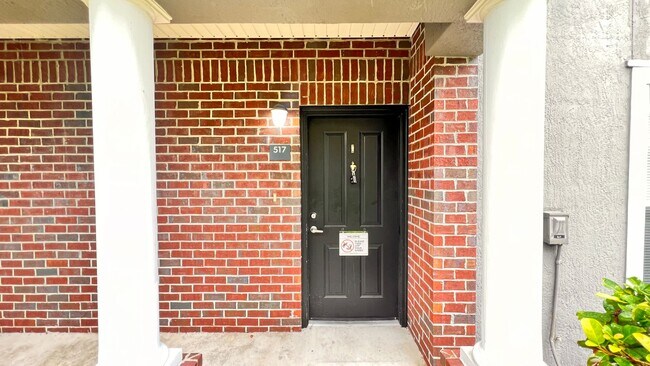 Foto del edificio - Beautiful 1 Bedroom, 1 Bath Unit in Herita...