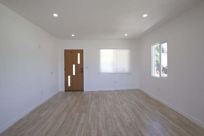 Foto del edificio - 4913 Lynnfield St