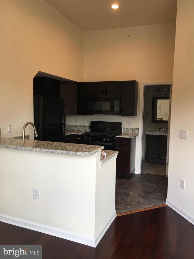 Foto del edificio - 357 Oakwood Ave
