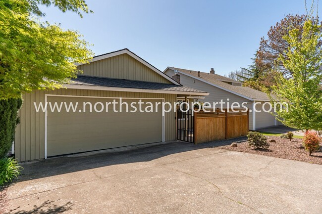 Building Photo - Charming Mt Park Home in Lake Oswego