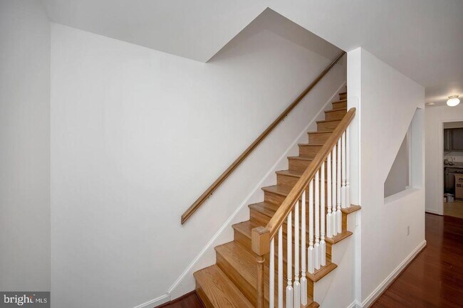 Foto del edificio - 130 Falmouth Dr