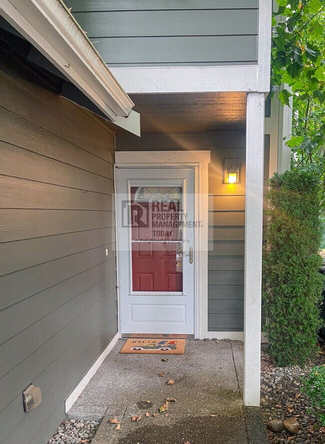 Building Photo - Fantastic 2 Bedroom Townhouse!