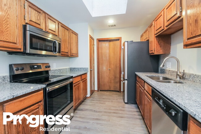 Building Photo - 2629 Shalimar Dr