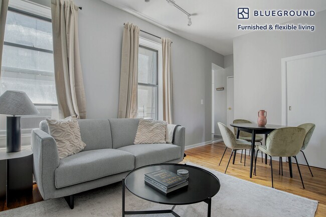 Building Photo - 326 E 100th St