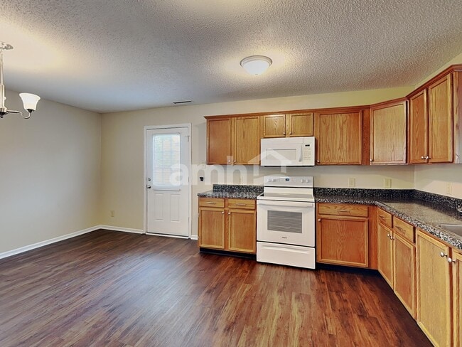Building Photo - 2957 Seasons Dr