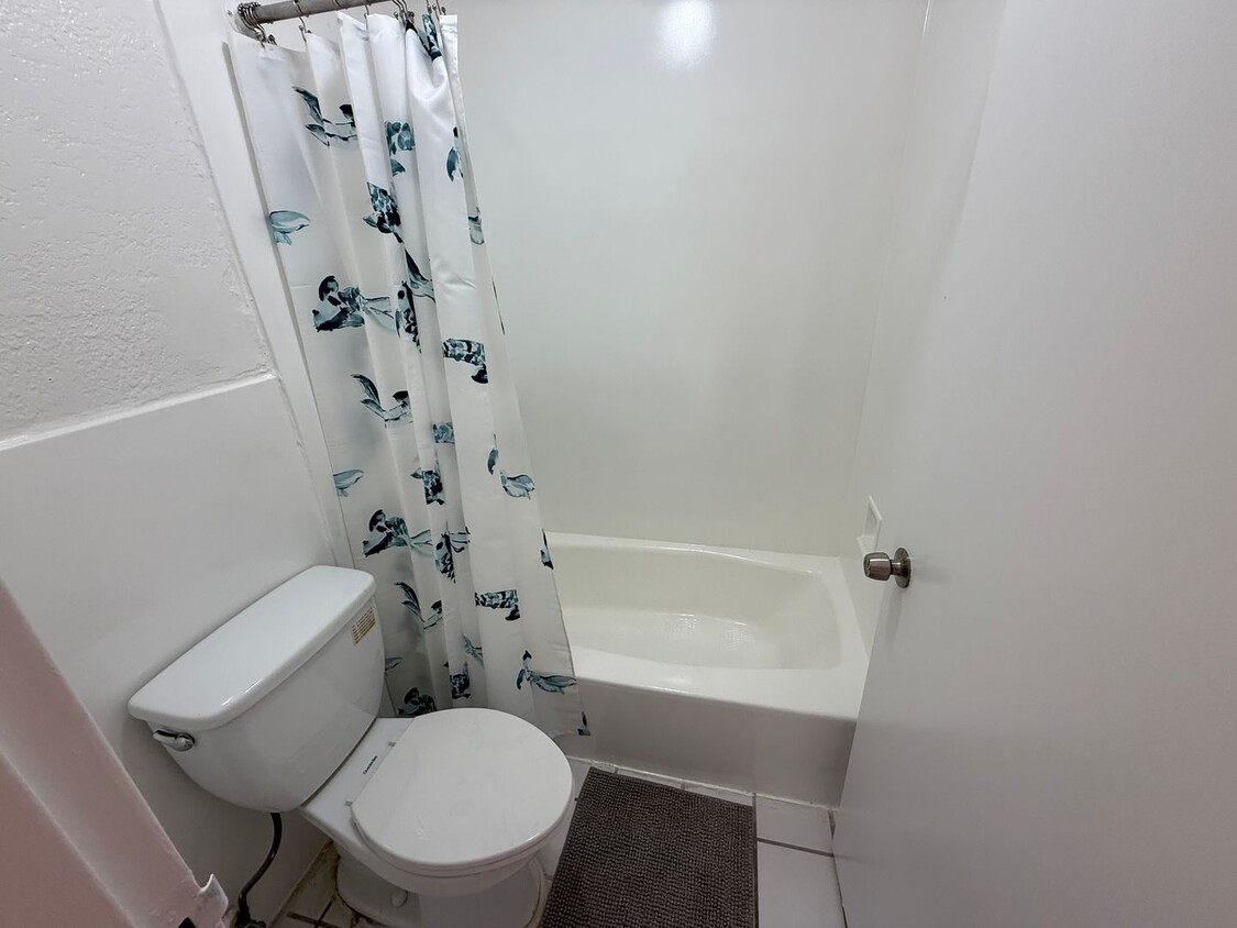 Building Photo - 1 Bedroom/1 Bathroom 2nd Floor condo at Sa...