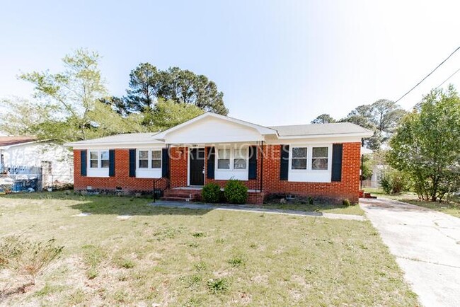 Building Photo - 3349 Vardaman Ave