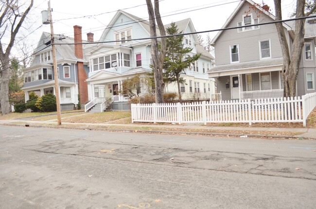 Building Photo - Remodeled Single Family House