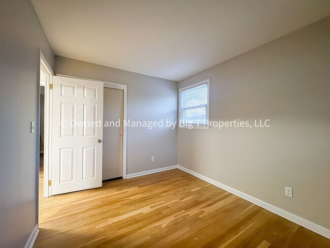 Foto del edificio - Cute ranch house with huge fenced yard