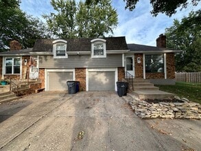 Building Photo - 800 S Willow Dr