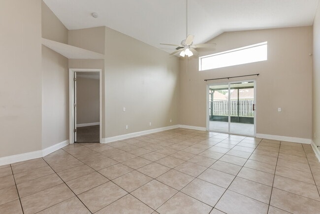 Building Photo - 12230 Dawn Vista Dr