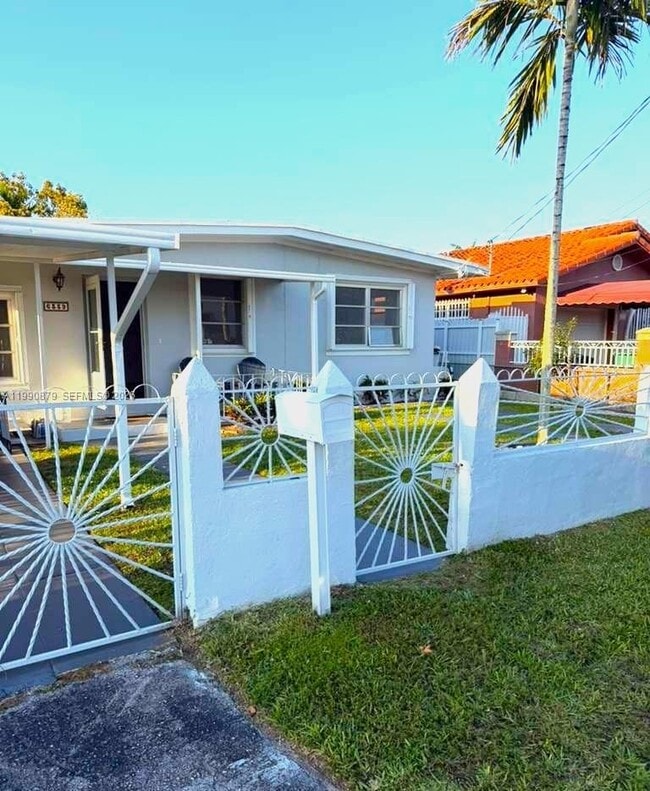 Foto del edificio - 6339 SW 32nd St