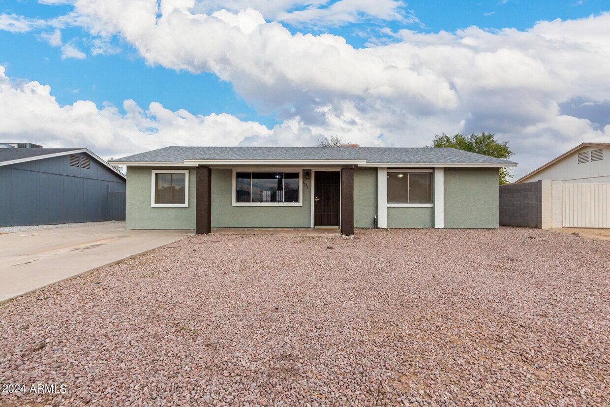 Primary Photo - 6233 S Parkside Dr