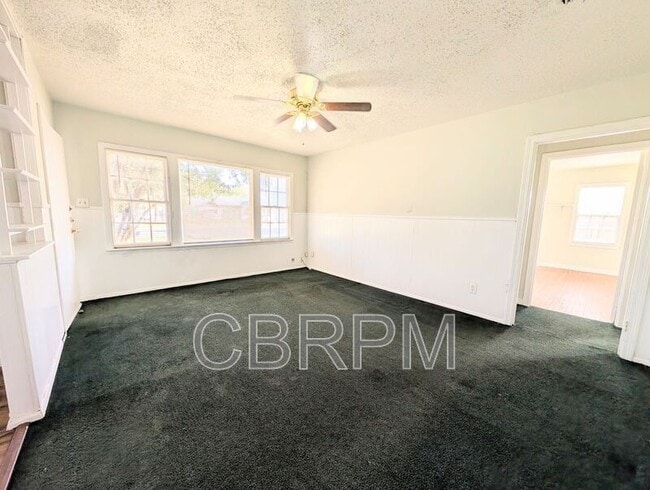 Building Photo - 2823 33rd St