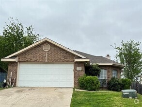 Building Photo - 1704 Vista Verde Cir