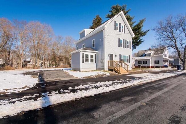 Building Photo - 79 Kilmer Ave