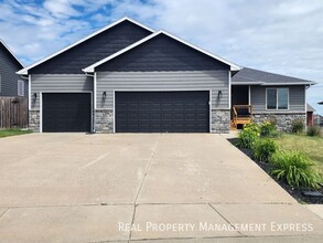Building Photo - 4032 Homerun Ave