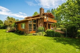 Building Photo - 21 Mills Ln