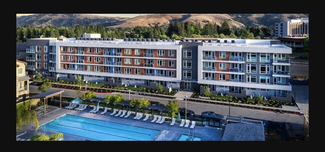 Building Photo - 5925 Charlotte Dr