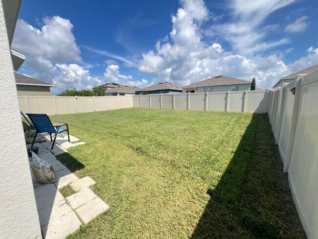 Foto del edificio - 187 Emanuelle Dr