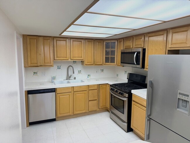 Building Photo - Spacious 2+2 CONDO with Large bonus loft, Balcony, Pool, Spa, Gym in PDR