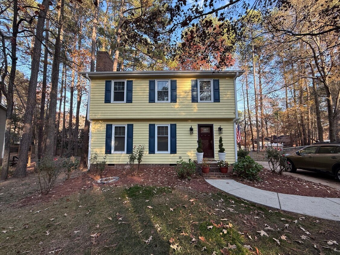 Foto principal - Updated 3BD, 2.5BA Raleigh Home with Modern Finishes and Fenced Yard in a Prime Location