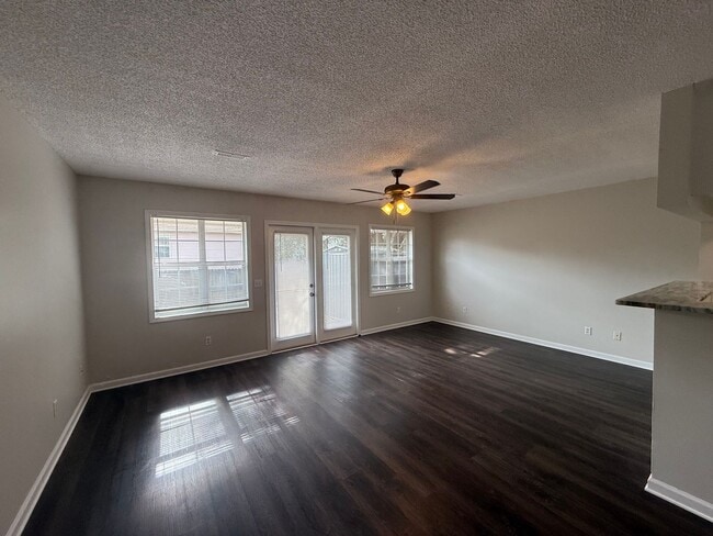 Building Photo - Available NOW- 113 Commons-Move in Special 1/2 off the first month rent with 12-month Lease