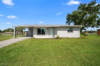 Building Photo - 211 E Jasmine Rd